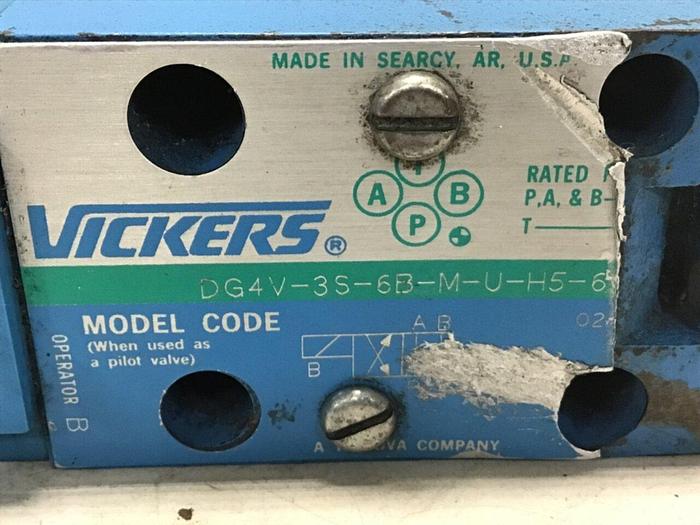 Used VICKERS Valve DG4V-3S-6B-M-U-H5-60 Used