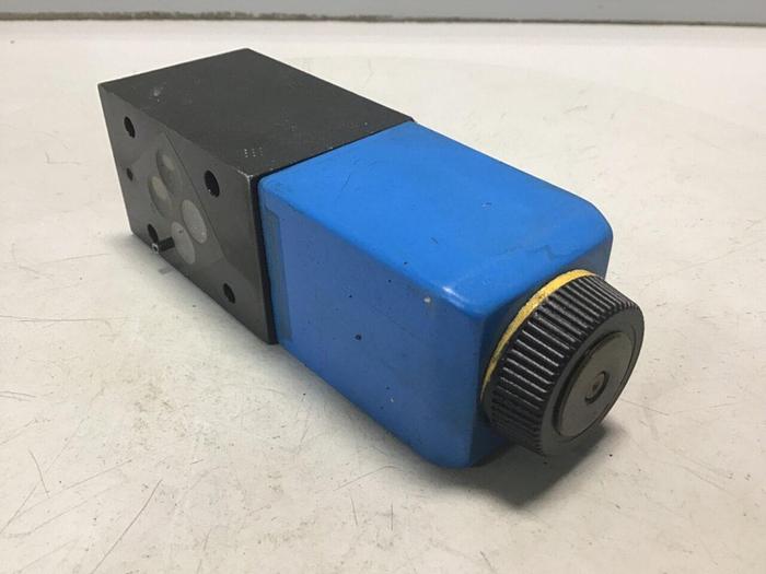 Used VICKERS Solenoid Valve DG4V32AMUHL760 Used