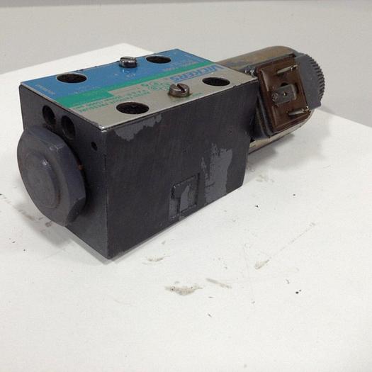 Used VICKERS Valve DG4V3S2AMUHL760EN490 Used