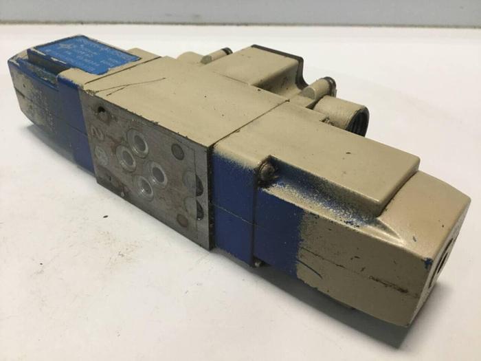 Used VICKERS Solenoid Valve DG4V30CPLT10JAS310 #99402