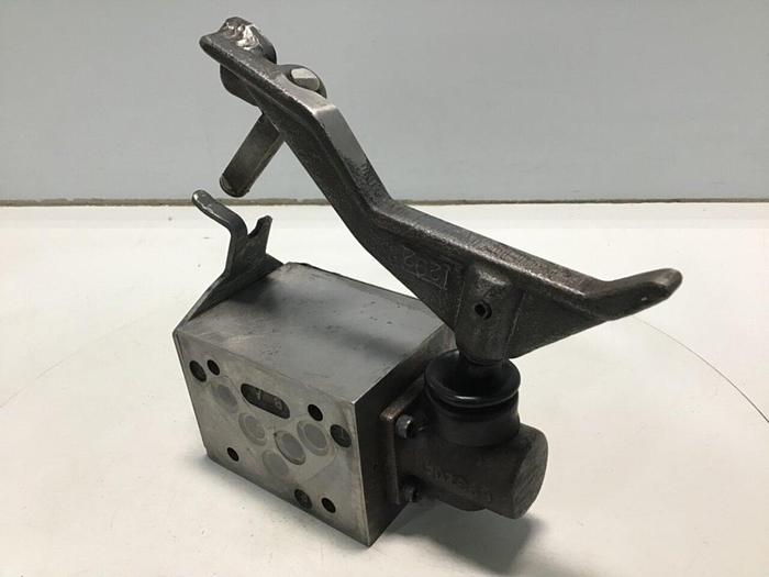 Used PARKER Directional Control Valve D3ML4BN10X4384 Used