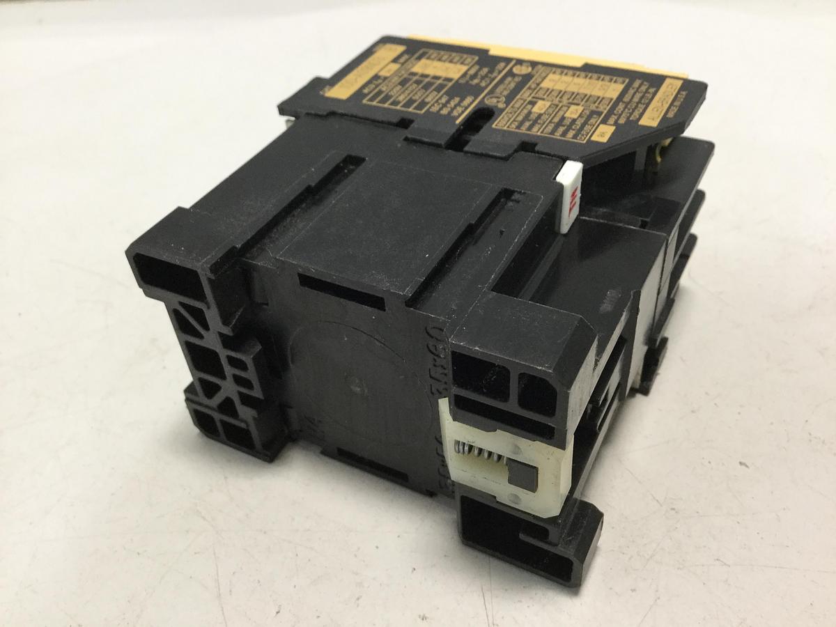 Used ALLEN BRADLEY Contactor 100-A09ND3 SER B USED