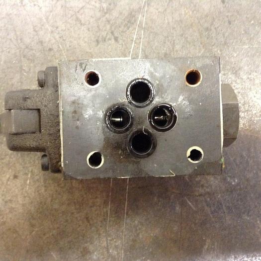 Used YUKEN Directional Valve DCG012B3Y4008 #70640