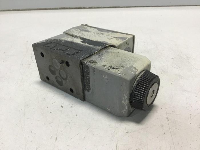 Used VICKERS Valve DG4V32ALMFWB660EN21 #138728