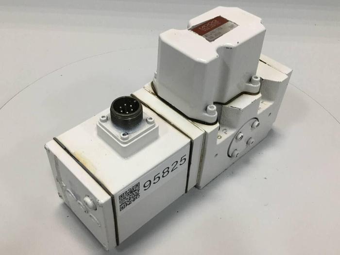Used MOOG Servo Valve J661-335A Used