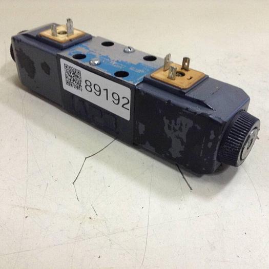 Used VICKERS Directional Valve DG4V-3-6C-M-U-HL7-60 Used
