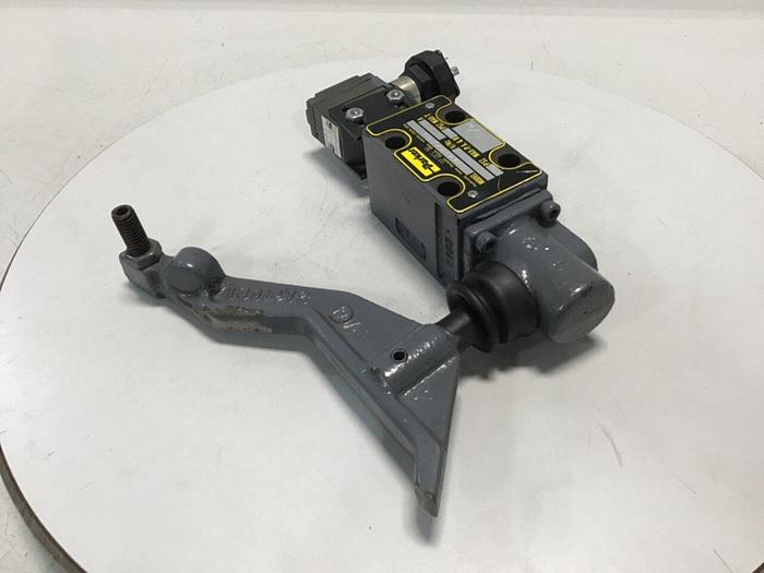 Used PARKER Directional Control Valve D1VMR4HN1075XB038 #145502