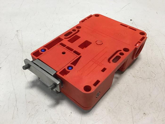 Used ALLEN BRADLEY Safety Switch TLS2-GD2 #133698
