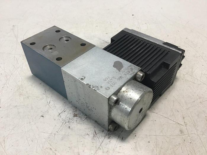 Used BOSCH Hydraulic Valve 0 811 402 034 Used