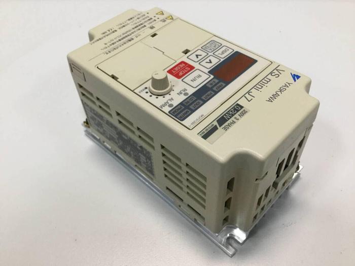Used YASKAWA VS Mini J7 Drive CIMR-J7AA20P2 #98528