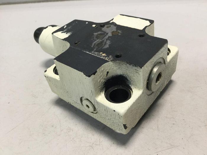 Used VICKERS Hydraulic Valve CVCS25C1S2W24510AP10 #104537