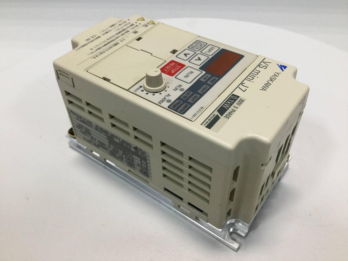 Used YASKAWA VS Mini J7 Inverter CIMR-J7AA20P1 USED