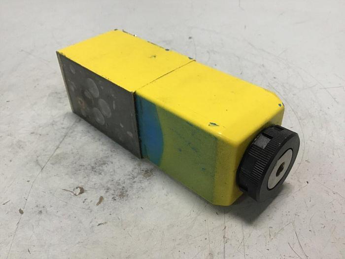 Used VICKERS Valve DG4V-3-2A-M-U-HL7-60 Used