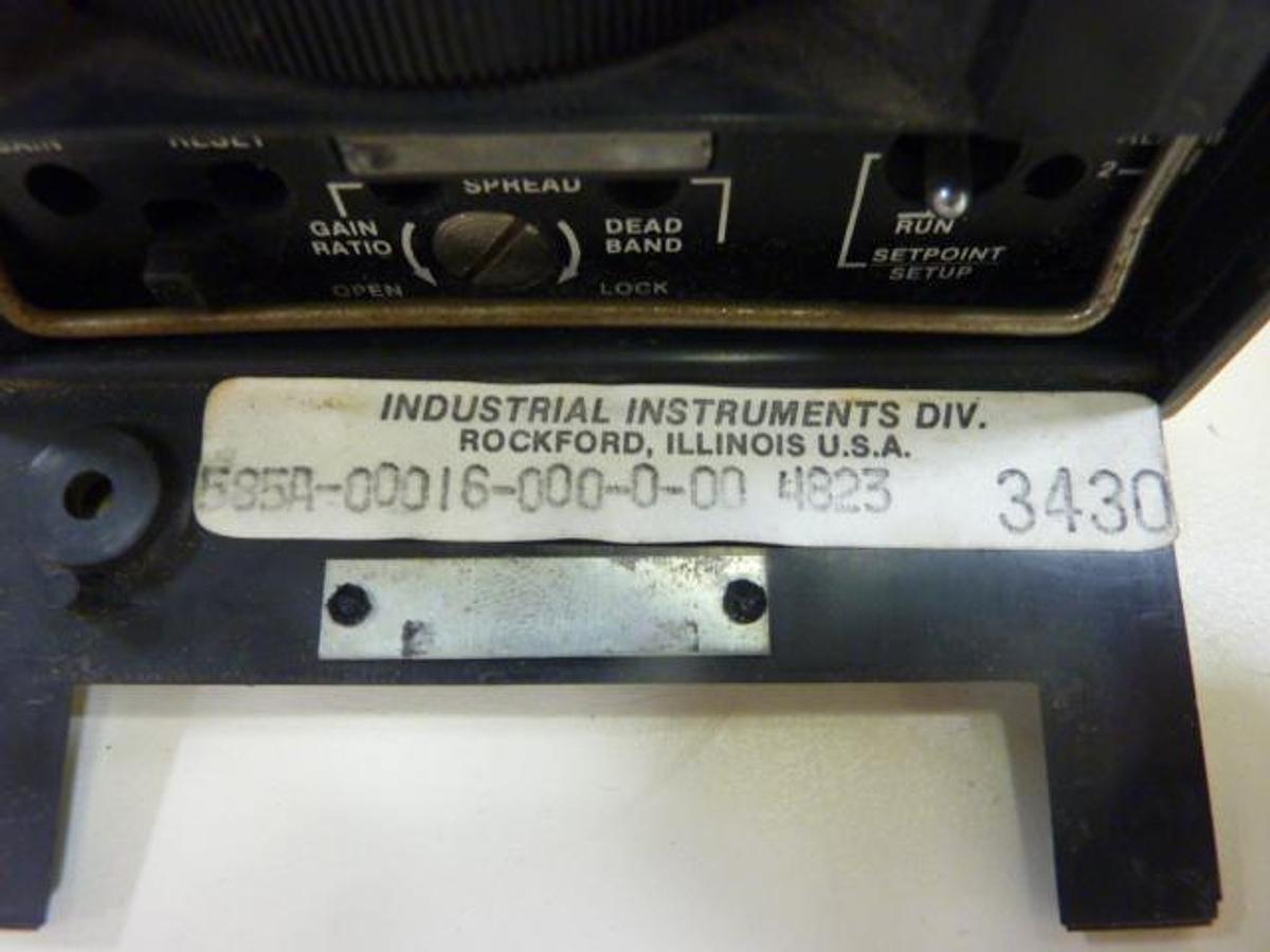 Used BARBER COLMAN Temperature Controller 585A-00016-000-0-00 Used