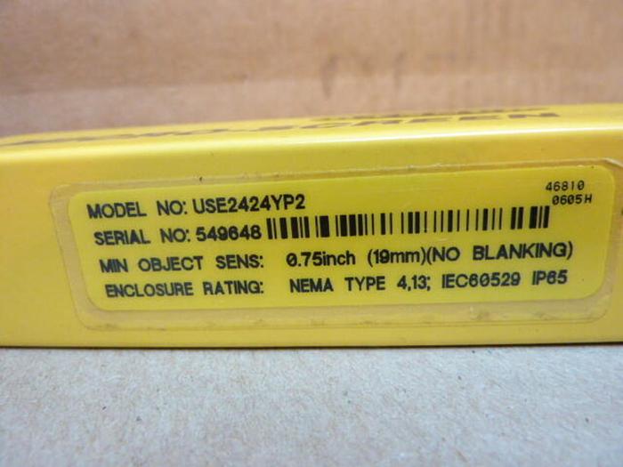 BANNER ENGINEERING Light Curtain Emitter USE2424YP2 #38761