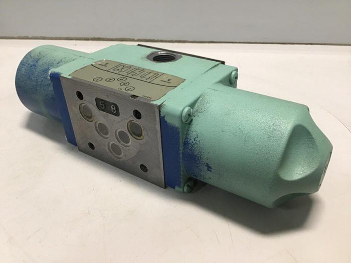 Used VICKERS Valve DG4S56CMW2H10 #111755