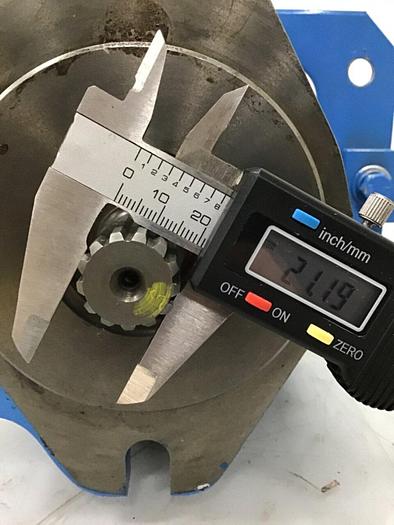 Used VICKERS Piston Pump PVQ40AR05AA10D0100000100100CD0AD Used