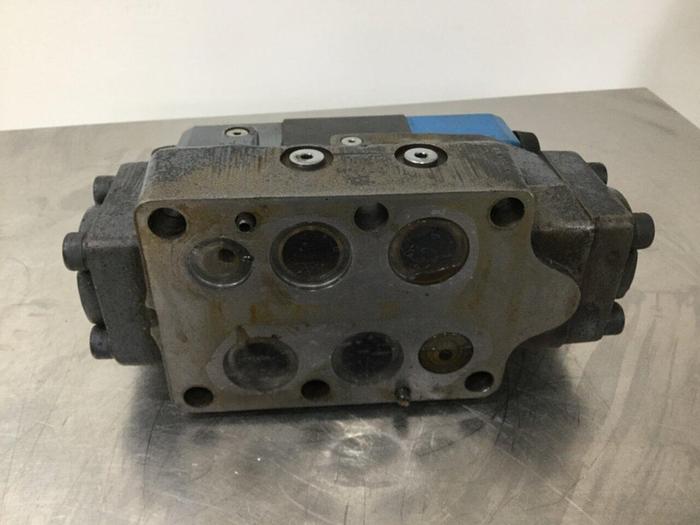 Used VICKERS Valve DG5S82CTMUHL740 Used
