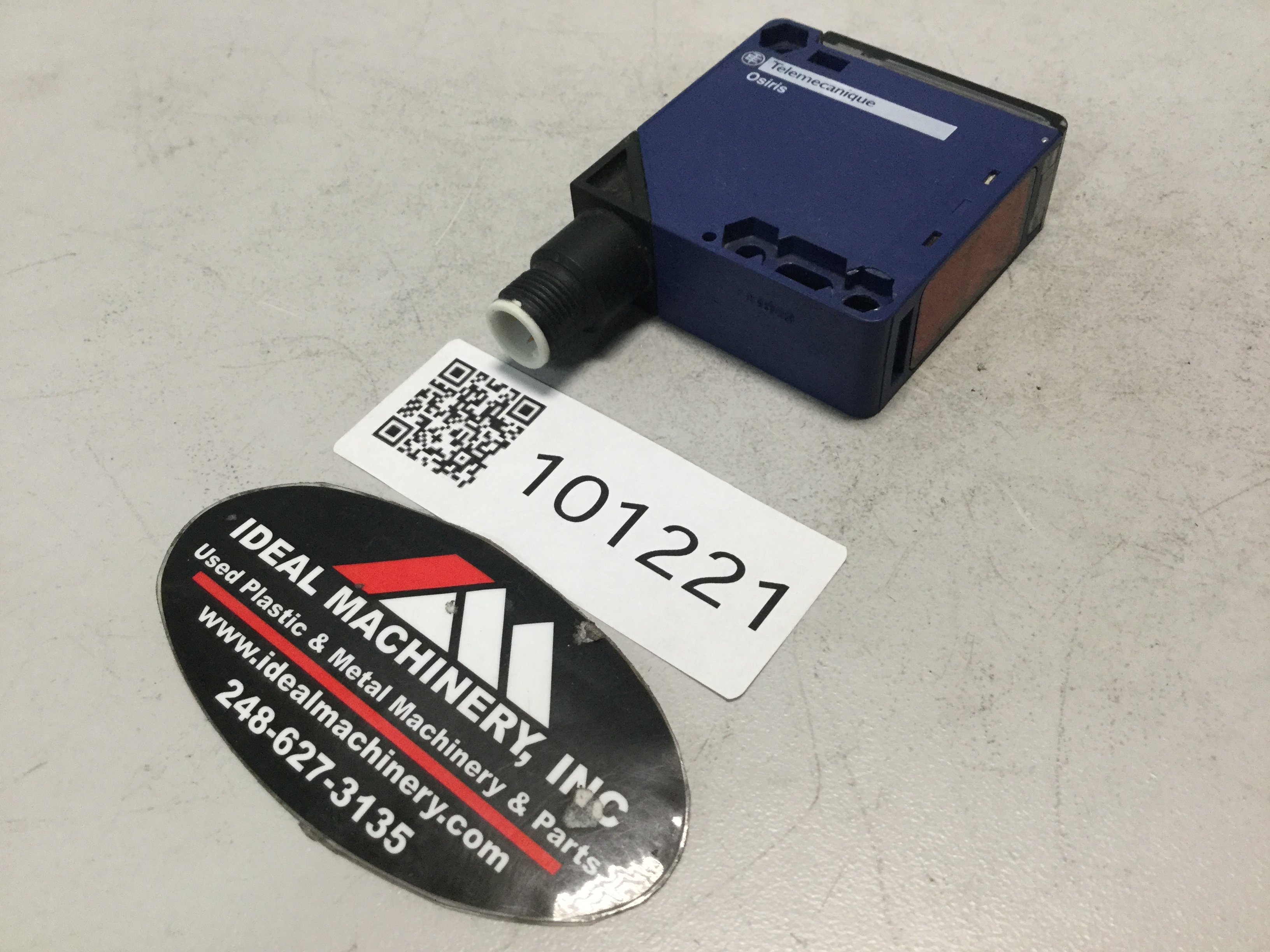 Used TELEMECANIQUE Photoelectric Sensor XUK0AKSAM12 USED