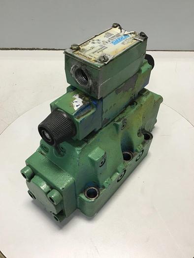Used VICKERS Directional Control Valve DG4V-3-6C-M-W-B-40 #144656
