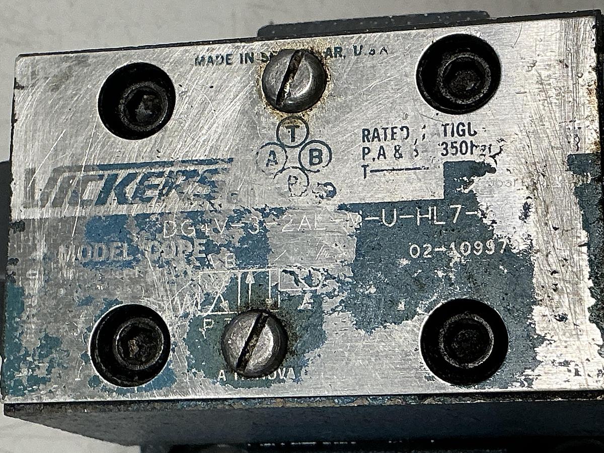 Used VICKERS DG4V-3-2AL-M-U-HL7-60