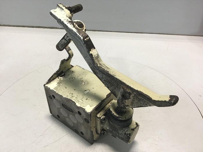 Used PARKER Directional Control Valve D3ML4B10X4384 #127165