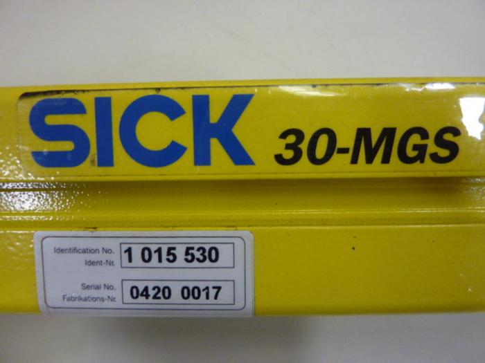 Used SICK OPTIC ELECTRONIC Light Curtain Emitter MGSE60-12B #49687