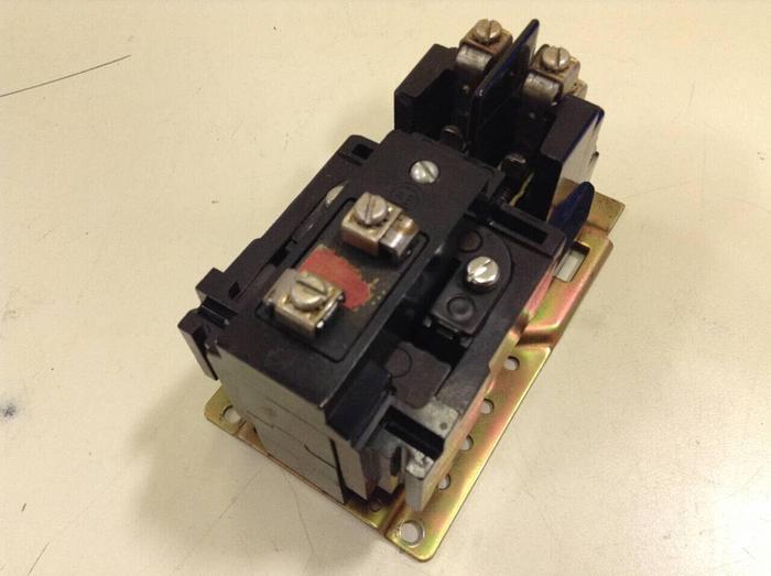 Used ALLEN BRADLEY AC Relay 700 BR-200 #86756