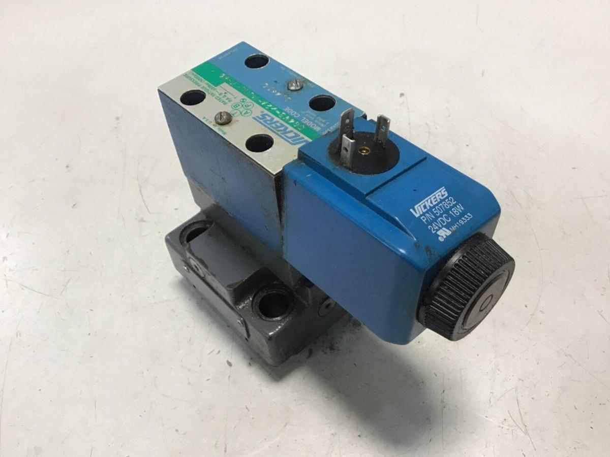 Used VICKERS Valve DG4V322AMUHL760 USED