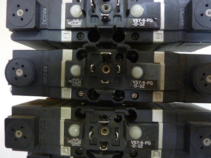 Used SMC Control Block w/ Valves VS7-6-FG-S-3 #60106