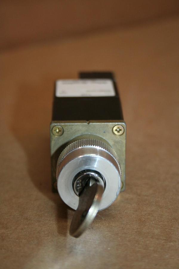 Used ALLEN BRADLEY Selector Switch 800MR-H33B Used