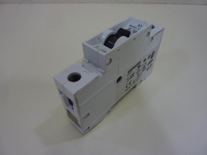 Used SIEMENS 8 Amp Circuit Breaker 5SX21C8 #47197