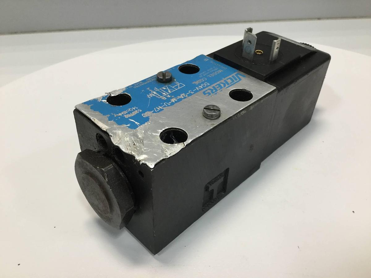 Used VICKERS Valve DG4V-3-2A-M-U-H7-60 Used