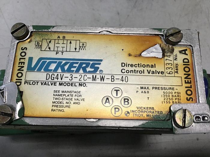 Used VICKERS Directional Control Valve DG4V32CMWB40 Used