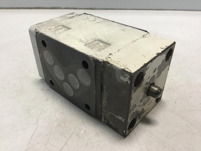 Used NACHI Directional Control Valve ZD-G03-H3Z-TB-8956A USED