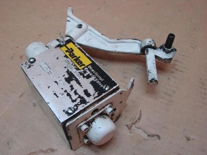 Used PARKER Directional Control Valve D3ML4B10X4384 #21716