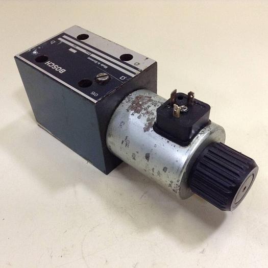Used BOSCH Hydraulic Valve 0 810 001 825 #72603