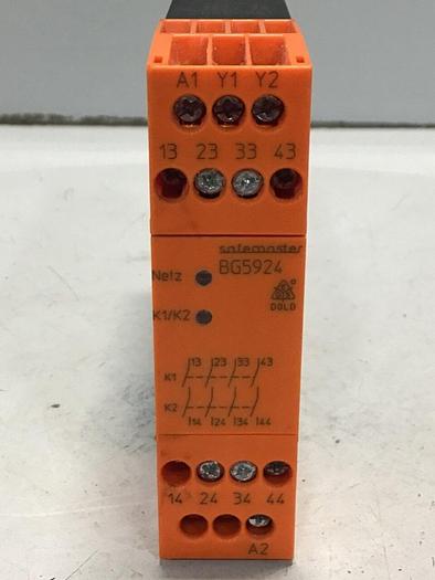 Used SAFEMASTER Safety Relay BG5924.04 #138354