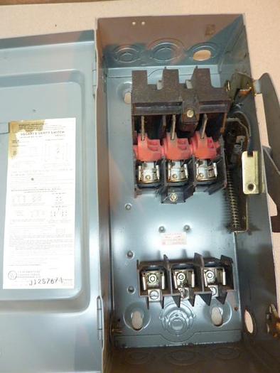 Used SQUARE D 30 Amp Safety Disconnect Switch H361 E1 Used