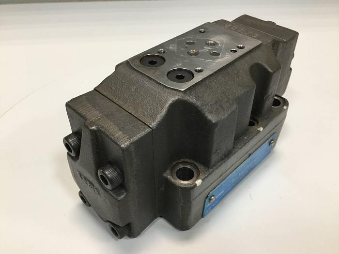 Used TOKIMEC Vickers Pilot Valve DG3V-7-33C-E-10-JA8-Z USED