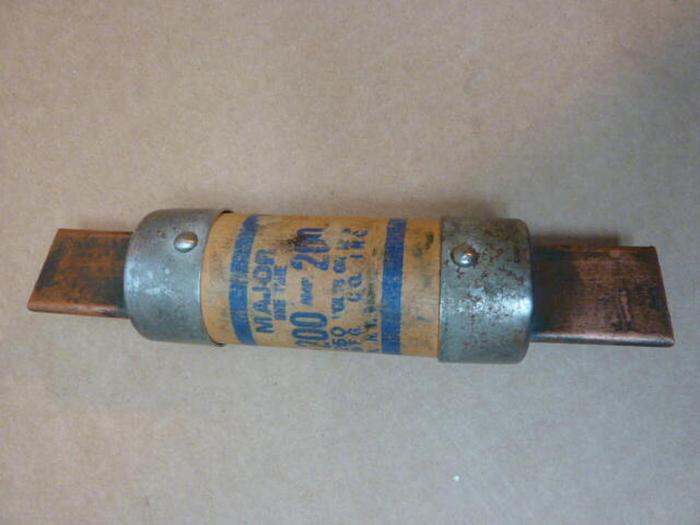 Used GEM ELECTRIC MFG CO INC 200 Amp Fuse 200 AMP #36425