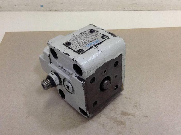 Used VICKERS Reducing Valve XG033F30 #67867