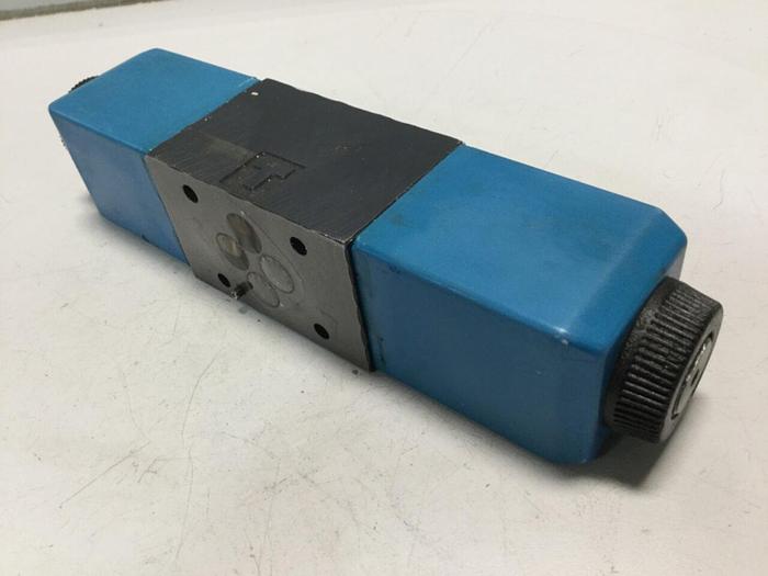 Used VICKERS Valve DG4V3SOCMUH560 #110415
