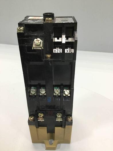Used ALLEN BRADLEY AC Relay 700-P400A1 SER B CONTACT NO #92934