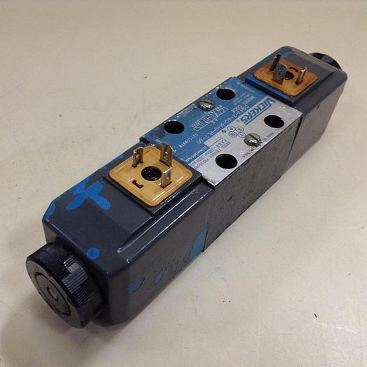 Used VICKERS Directional Valve DG4V-3-6C-M-U-HL7-60 Used
