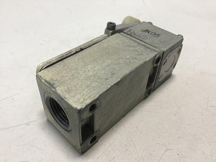 Used TELEMECANIQUE Lox-Switch C2JK05 #121816