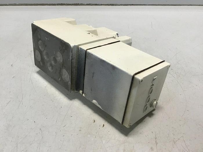 Used MOOG Valve J661-124 Used