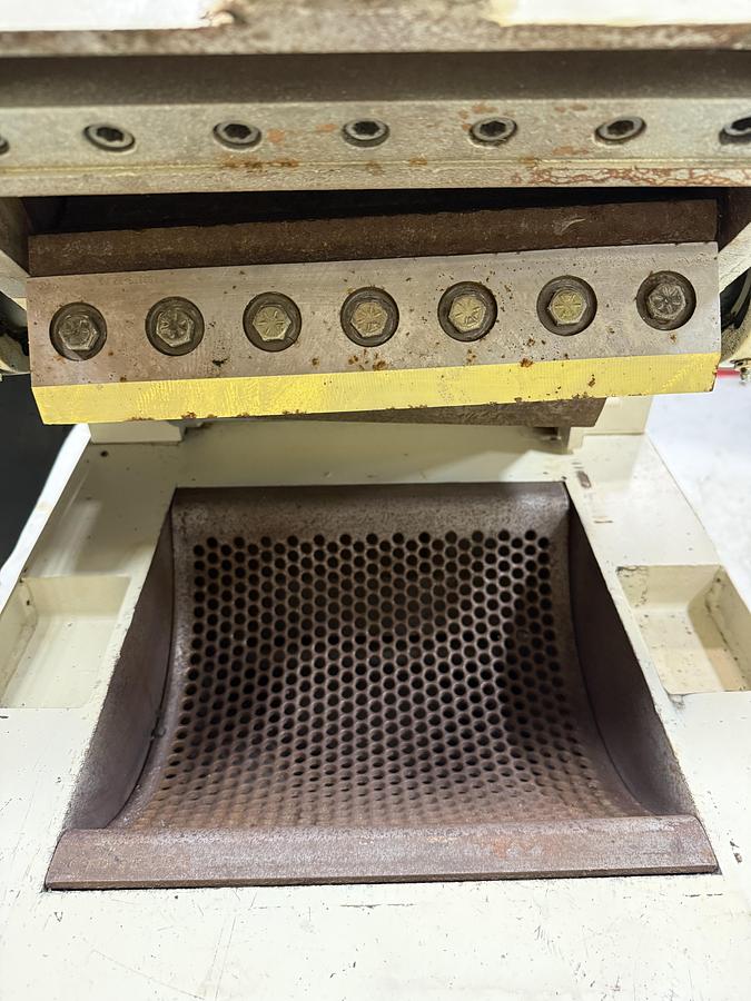 Used DNL / NOT CLEANED NELMOR GRINDER GRANULATOR G1012M1 USED