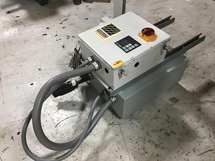 Used CINCINNATI MILACRON Dryer w/ 3 Hoppers & Loaders DD-1700 HOP USED