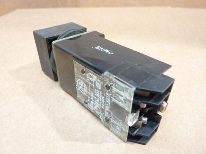 Used ALLEN BRADLEY Push Button 800MB-X016S AMBER #38144